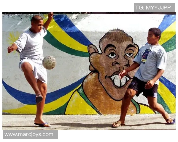 死党头像中的足球明星女孩展现青春活力与梦想追逐的精彩瞬间